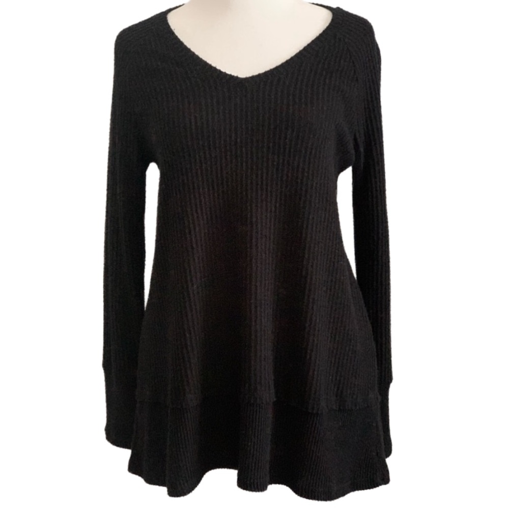 JOAN VASS Black V-Neck Waffle-Knit Long-Sleeve Sweater